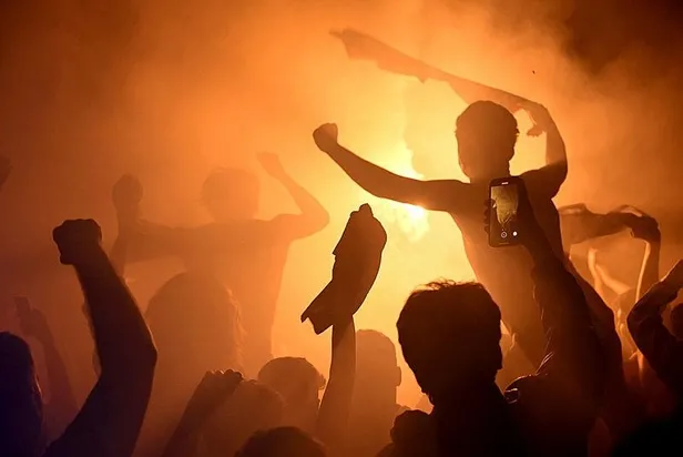 baskan-erdogan-spor-toto-super-lig-2022-2023-sampiyonu-galatasarayi-tebrik-etti-1685474426864.jpeg Başkan Erdoğan, Spor Toto Süper Lig 2022-2023 şampiyonu Galatasaray'ı tebrik etti-2