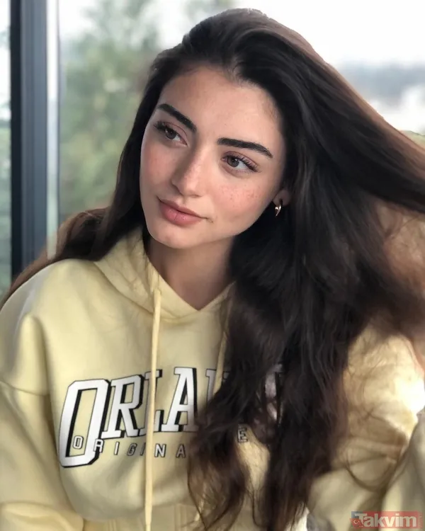 Kuruluş Osman’ın Bala Hatun’u Özge Törer kırmızılar içinde poz verdi! Güzelliği ile kendine hayran bıraktı - 6