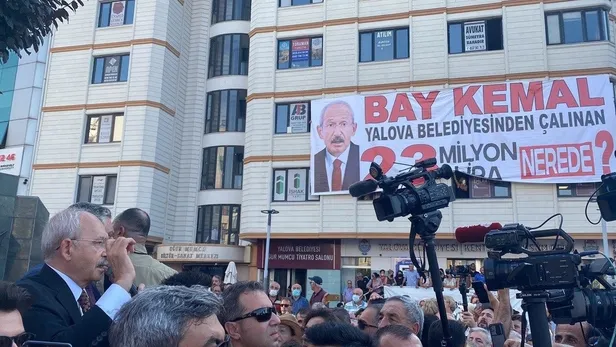CHP Genel Başkanı Kemal Kılıçdaroğlu'na pankart şoku: "Bay Kemal 23 milyon nerede?"-2
