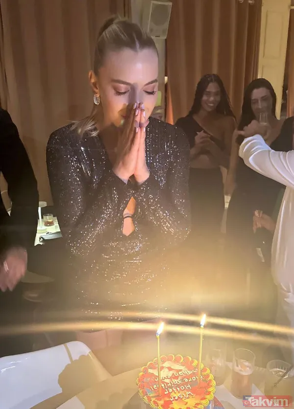 Filenin Sultanları partide! Cansu Özbay'ın doğum gününe Zehra Güneş'in dekoltesi damgasını vurdu "Napıyorsun Zehra" - 5