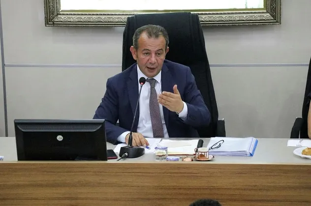 CHP'li Tanju Özcan'ın ahlak dışı sözlerine partiden göstermelik tepki