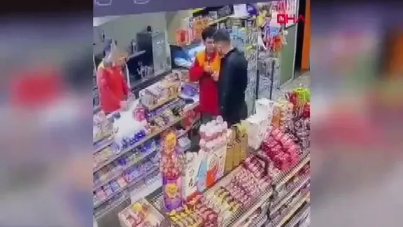 Kocaeli'nde akaryakıt istasyonu çalışanına kafa atıp yumruklayan şüpheli gözaltına alındı