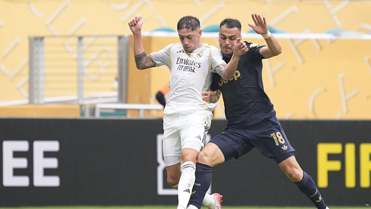 Filip Kostic Yunanistan yolcusu