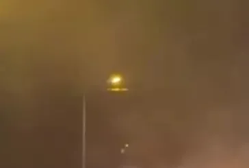 Havai fişekler yangın çıkardı