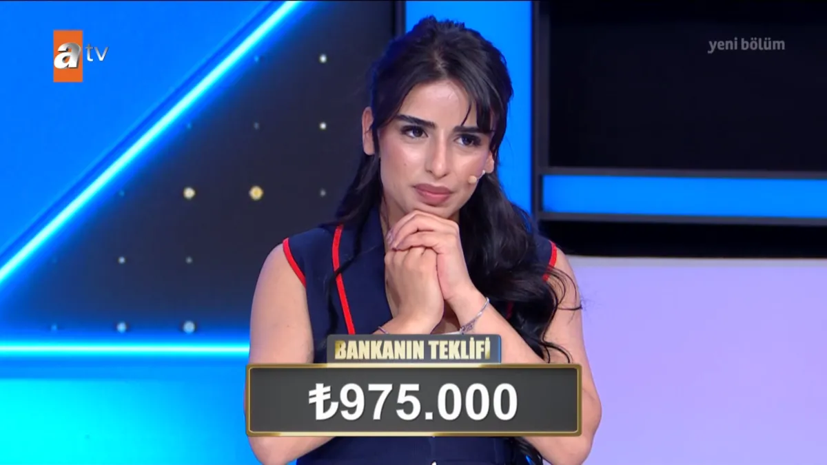 annesini-cekistirirken-sahnede-yakalandi-studyoda-buz-gibi-esen-dedikodu-ani-1787173664179.png Annesini çekiştirirken sahnede yakalandı! Stüdyoda buz gibi esen dedikodu anı-11