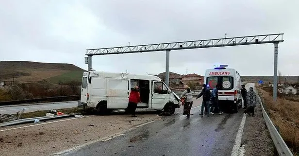 Kırıkkale’de kamyonet devrildi! 1 ölü 7 yaralı