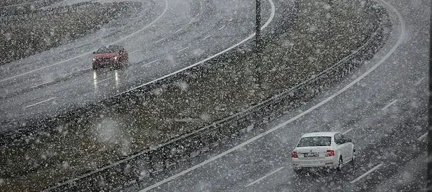Kar yağışı ulaşımı vurdu! Ankara yönüne trafik durdu