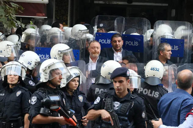 İzmir'de HDP provokasyonuna izin verilmedi! Vatandaşlardan Sezai Temelli'ye tepki...