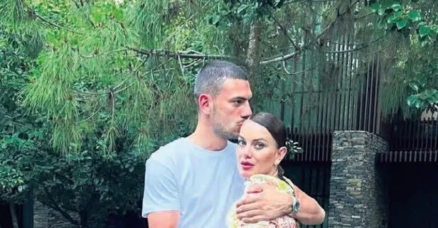 Ruhsal yolculuk! Milli futbolcu Merih Demiral ailesiyle birlikte kutsal topraklarda...