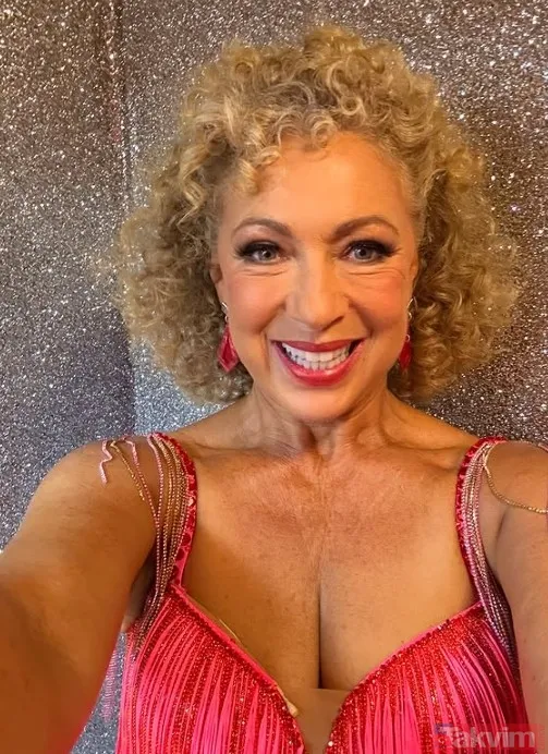 Yaşlılıktan sandığı belirtiler kanser çıktı: Alex Kingston’ın büyük pişmanlığı - 8