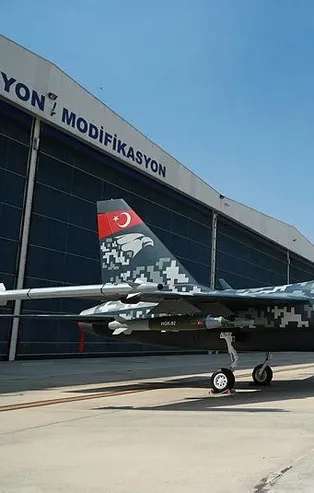 Türkiye'nin milli uçağı 'HÜRJET' Londra'da sergilendi