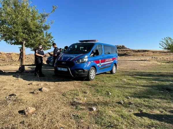 ataturk-baraji-golune-giren-3-kardesten-2si-boguldu-1627063020951.jpg Atatürk Barajı Gölüne giren 3 kardeşten 2’si boğuldu-2