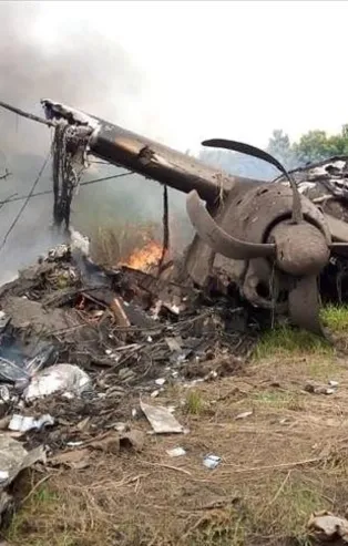 Son dakika: Güney Sudan'da yolcu uçağı düştü