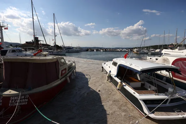 son-dakika-marmara-denizi-musilajla-deniz-salyasi-kaplandi-uzmanlar-uyardi-midye-yemeyin-felc-kalabilirsiniz-1622882650623.jpg SON DAKİKA: Marmara Denizi müsilajla (deniz salyası) kaplandı! Uzmanlar uyardı: Midye yemeyin felç kalabilirsiniz-9