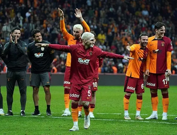 aslan-fenerle-puan-farkini-yine-9a-cikardi-galatasaray-sov-6-0-1681506273138.jpeg