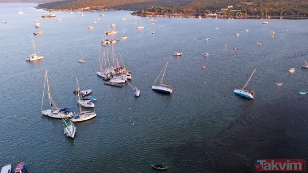 İzmir Seferihisar'da meydana gelen depremin yarattığı yıkım sabah havadan görüntülendi - 2