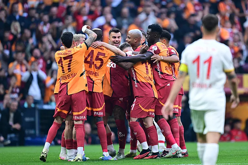 Galatasaray'ın 25. şampiyonluk hikayesi! 5. yıldız işte böyle geldi - 1