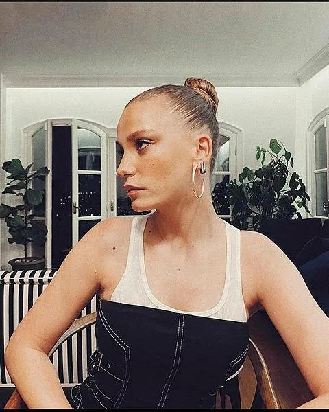 Serenay Sarıkaya reklamdan para basıyor: Firmayla 4 milyon TL'ye el sıkıştığı öğrenildi-9