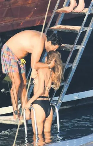 Uğur Akkuş'tan Ebru Şallı'ya hayat öpücüğü