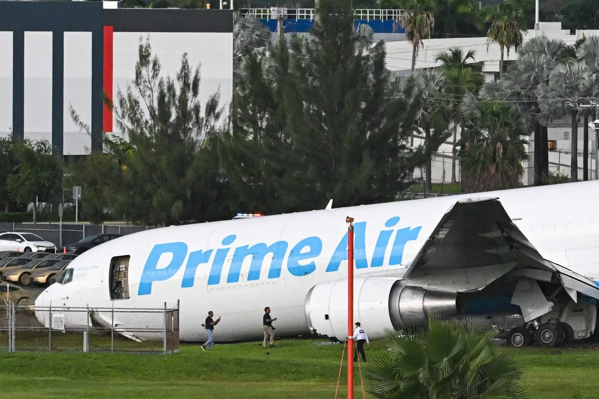 1788731017084.jpeg Miami'de Amazon'a ait kargo uçağı pistten çıktı: İlk belirlemelere göre 5 kişi hayatını kaybetti-4