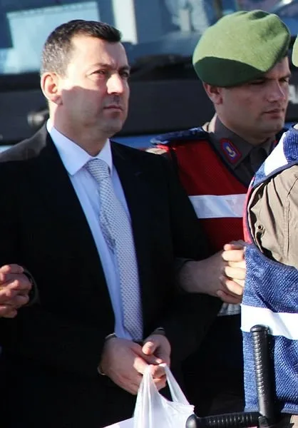 FETÖ’cü Başyaver Ali Yazıcı Başkan Erdoğan’ın uçağındaki gazetecileri tehdit etmiş!