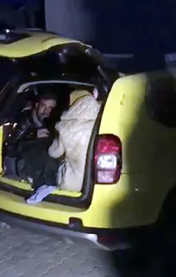 Ticari taksiden 12 kaçak çıktı