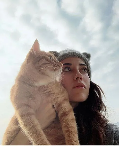 Cansu Dere’nin gizli bağışı ortaya çıktı! Kız çocuklarına el uzattı