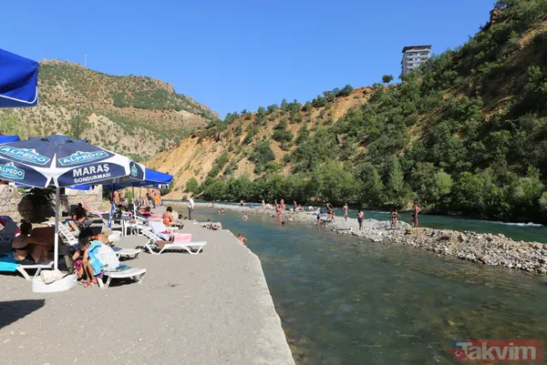 Tunceli'de 40 derece sıcaktan bunalanlar Munzur ve Pülümür çaylarında serinledi - 11