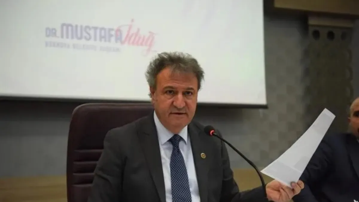 Son dakika: CHP'de yeni kriz! İzmir'de aday gösterilmeyen mevcut başkanlar belediyeye personel yığıyor