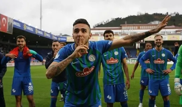 besiktas-istedi-fenerbahce-aliyor-emirhan-topcu-surprizi-1659344844983.jpeg Beşiktaş istedi Fenerbahçe alıyor! Emirhan Topçu sürprizi-4