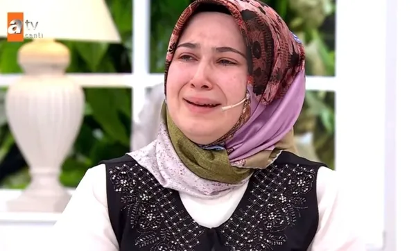 cocugunun-tek-sozuyle-solugu-esra-erolda-aldi-genc-kadinin-yasadiklari-kan-dondurdu-hamileyken-yol-kenarindaki-1648485604311.jpg Çocuğunun tek sözüyle soluğu Esra Erol’da aldı! Genç kadının yaşadıkları kan dondurdu: “Hamileyken yol kenarındaki çukura attı”-8