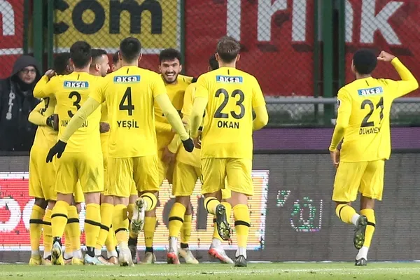 konyaspor-kotu-gidisati-durduramiyor-evinde-istanbulspora-yenildi-1675357074396.jpg Konyaspor kötü gidişatı durduramıyor: Evinde İstanbulspor'a yenildi-3