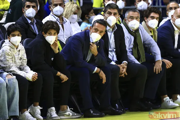Fenerbahçe'de Ali Koç'un sinirleri bozuldu! Basketbol maçında taraftarla tartıştı - 1
