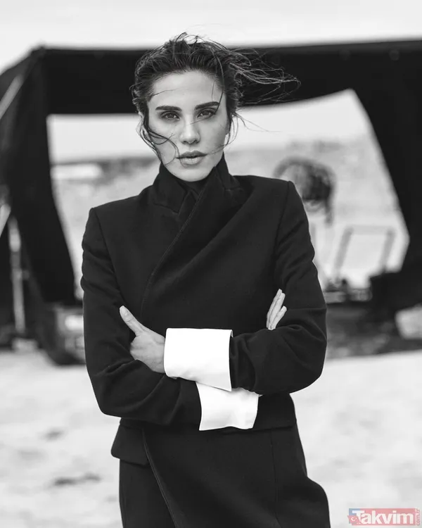 Caner Erkin’in biricik eşi Şükran Ovalı paylaştı! Tarzına tepki yağdı: Yünlü don terletmesin! Hiç yakıştıramadım... - 5