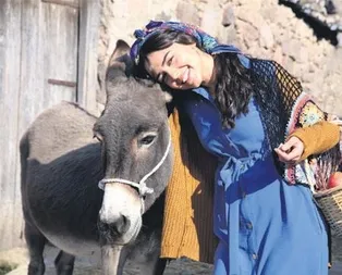 Garip setin maskotu oldu