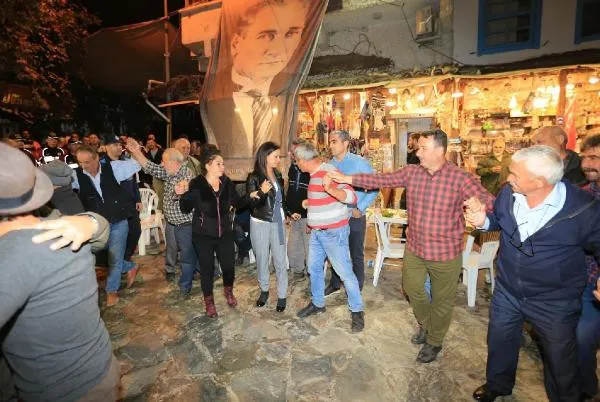 29 Ekim kutlamalarında skandal! CHP'li başkanlar birbirine girdi-3