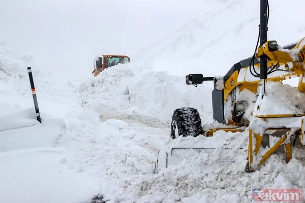 Geçtiğimiz yıl Türkiye'de 2 metre ile en yüksek kar kalığının ölçüldüğü Van-Bahçesaray yolunda amansız mücadele - 15
