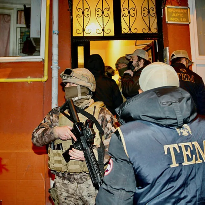 Son dakika: İstanbulda terör operasyonu: HDPnin 2 milletvekili adayı gözaltında