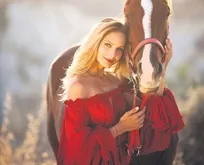 Jessica May Türkiye’ye adapte oldu!