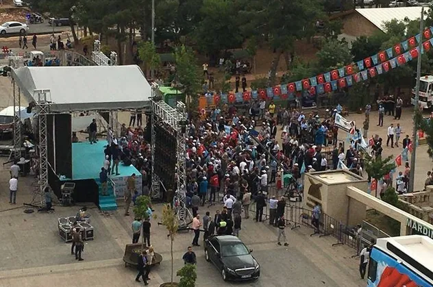Akşener'e Mardin'de soğuk duş!