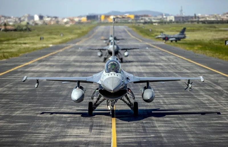 f-16-satis-anlasmasi-tamam-abd-disisleri-turkiye-f-16-satis-mektubunu-imzaladi-1717703012935.jpeg F-16 satış anlaşması tamam! ABD Dışişleri: Türkiye F-16 satış mektubunu imzaladı-2