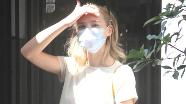 Oyuncu Melisa Döngel arkadaşlarıyla gittiği kafeye alınmayınca olay çıkardı! İşte o anlar...-5