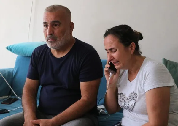 evlatlarini-ariyorlardi-gelen-telefonla-gozyaslarina-boguldular-1658039449016.jpg