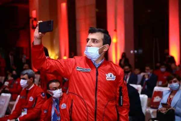 azerbaycani-teknofest-heyecani-sardi-1644317256082.jpg