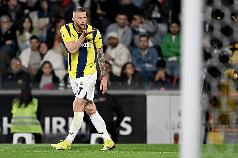 Fenerbahçe'den Galatasaray'ın şampiyonluğunu geride bırakacak transfer - 12