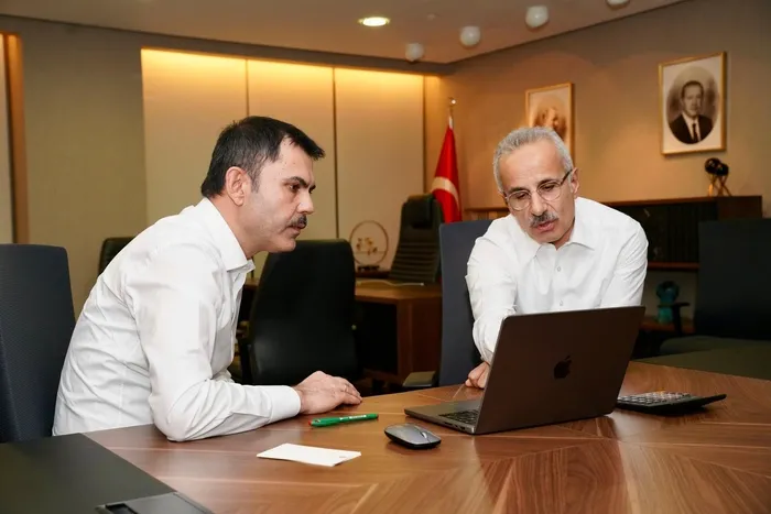 ilk-gunden-ise-koyuldu-ak-parti-ibb-baskan-adayi-murat-kurum-bakan-uraloglu-ile-bir-araya-geldi-1704656416538.jpeg Cumhur İttifakı'nın İBB adayı Murat Kurum sahaya indi: Bizi hep sokakta göreceksiniz! İşimiz İstanbul olacak-13