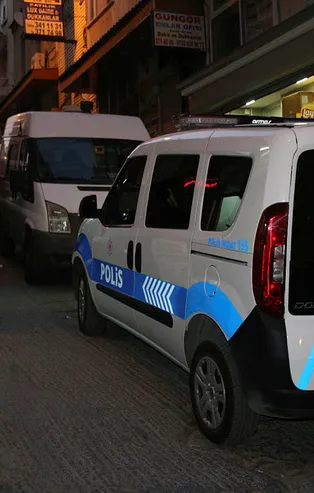 İzmir'de baba dehşeti! İki kızını...