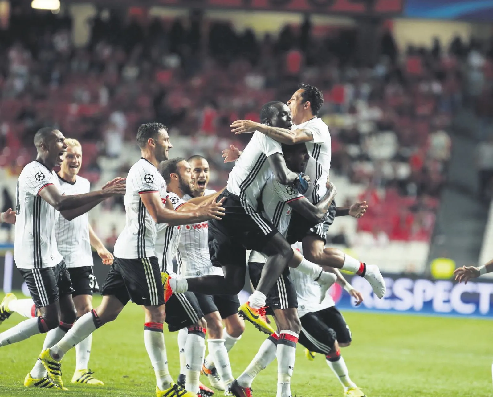 Menüde yine pizza var!