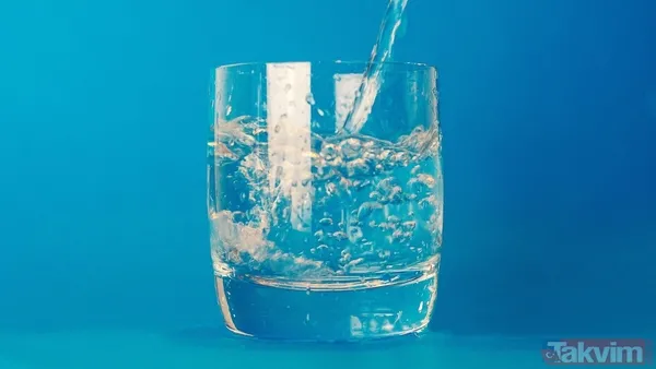 Su İçmek Sağlıklı Kalmak İçin Yeterli Değil Circle Medical'dan Klinisyen Dr. Nicole Tsang, Sıcak Hava Dalgalarında Vücudu Korumak İçin Hem Suya Hem De...