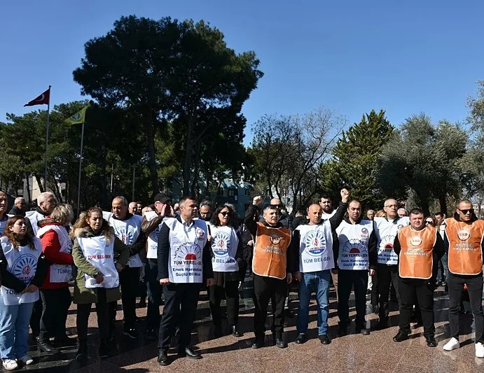 CHP’li Buca Belediyesi’nde alacaklarını alamayan memurlar iş bıraktı